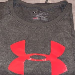 Under Armor youth XL t-shirt
